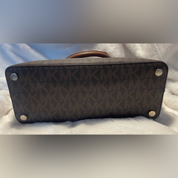 MK Michael Kors Cindy Medium Logo & Leather Satchel - Picture 9 of 11